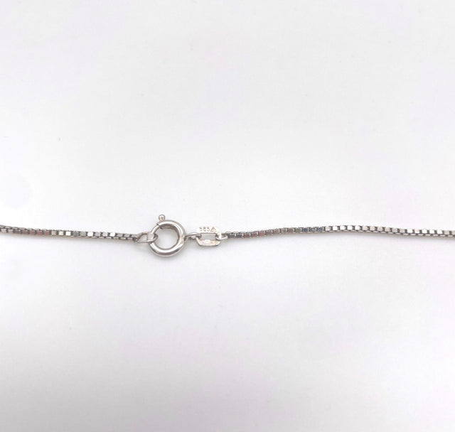 Weißgoldkette mit Opal Triplette