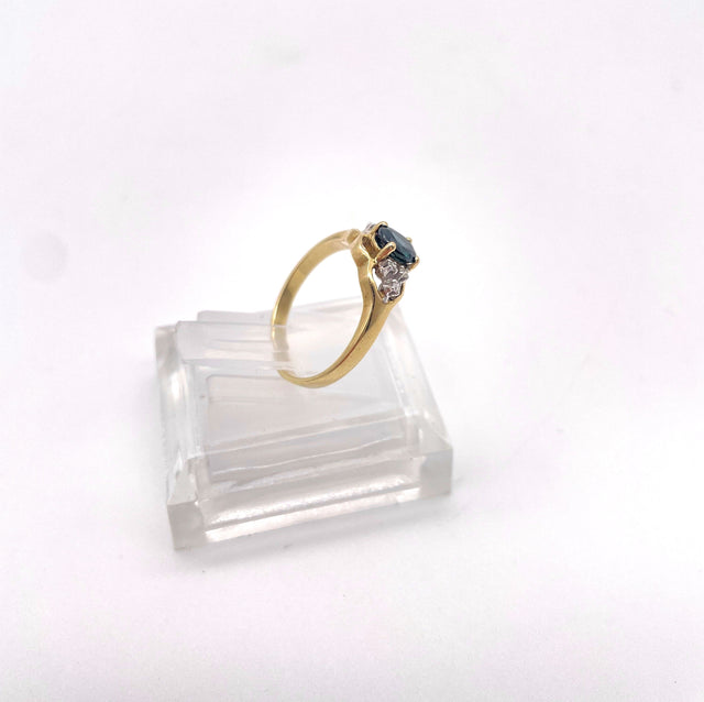 Gelbgold Ring mit Saphir