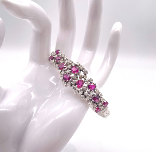 Funkelndes Rubinarmband
