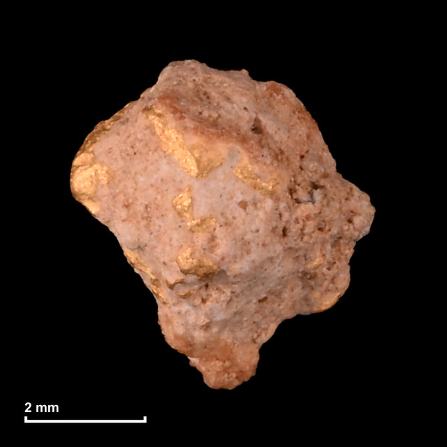 Goldnugget Nr. 26-0317 mit Maßstab: 5,4 × 5,0 mm bei 0,37 g