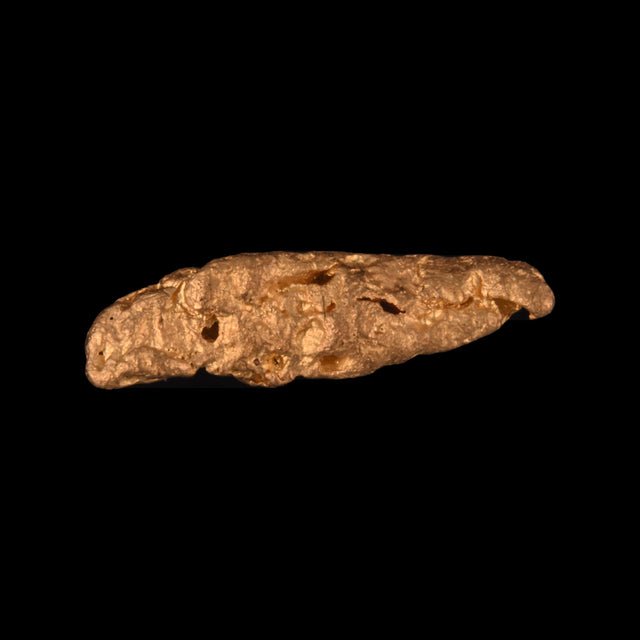 Goldnugget aus Leonora, Westaustralien, 0,67 g, Unikat Nr. 26-0147, freigestellt vor schwarzem Grund