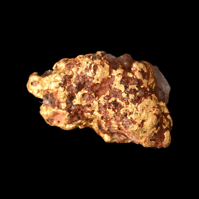 Goldnugget aus Leonora, Westaustralien, 0,84 g, Unikat Nr. 26-0168, freigestellt vor schwarzem Grund