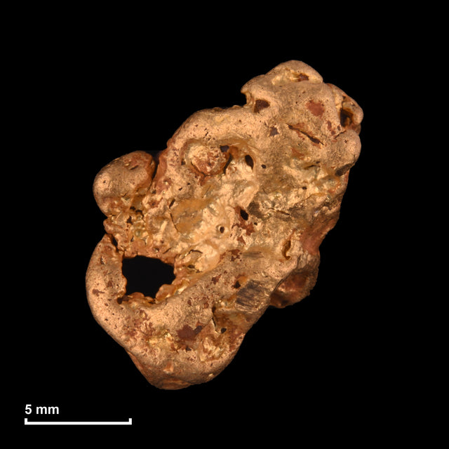 Goldnugget Nr. 26-0272 mit Maßstab: 15,4 × 13,0 mm bei 6,80 g
