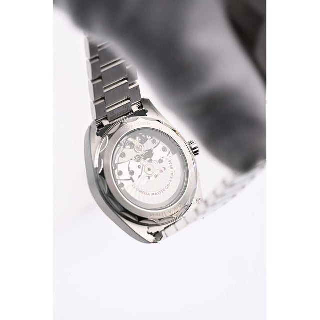 Omega Seamaster Aqua Terra 150M GMT Worldtimer Saphirglas-Gehaeuseboden mit Co-Axial Master Chronometer Kaliber