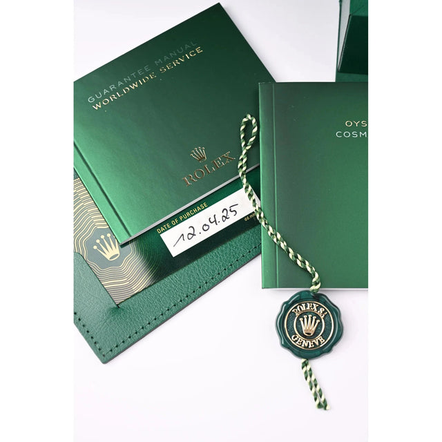 Rolex Daytona 126500LN Originalverpackung mit COSC-Siegel und Anhänger