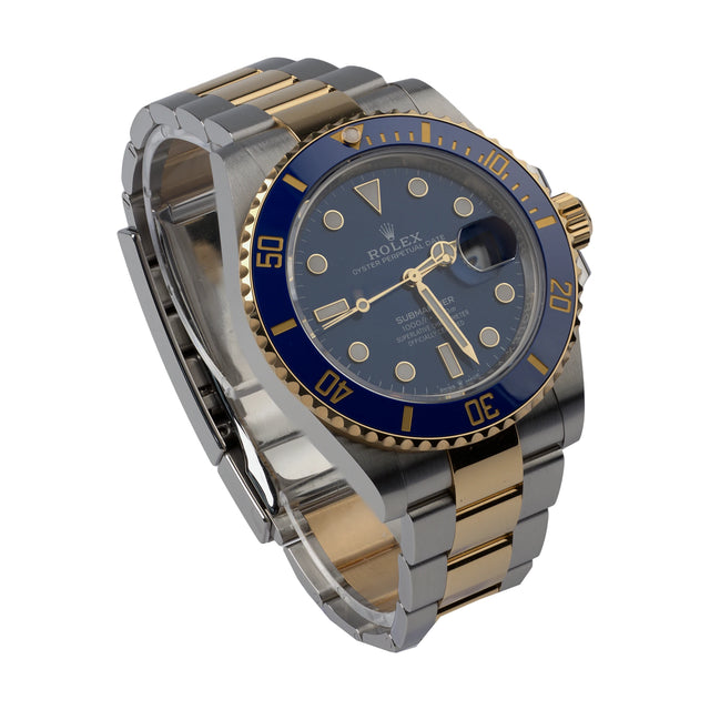 Rolex Submariner Date 126613LB Bluesy mit blauer Cerachrom-Lünette und Rolesor-Armband, Frontansicht