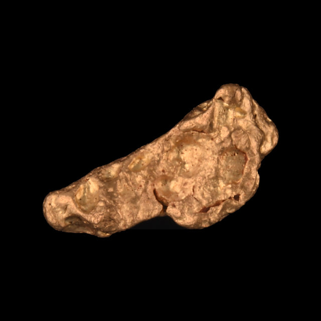 Goldnugget aus Leonora, Westaustralien, 0,58 g, Unikat Nr. 26-0181, freigestellt vor schwarzem Grund