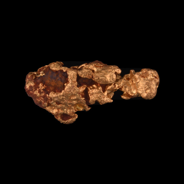 Goldnugget aus Leonora, Westaustralien, 0,98 g, Unikat Nr. 26-0204, freigestellt vor schwarzem Grund
