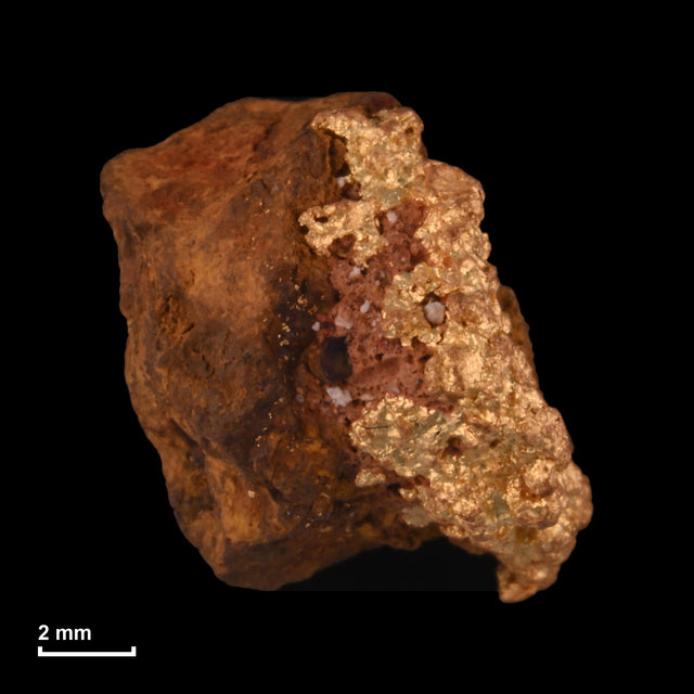Goldnugget Nr. 26-0284 mit Maßstab: 10,5 × 10,1 mm bei 2,46 g